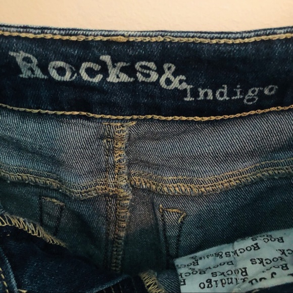 Size 2 Flower Shorts - Picture 5 of 5